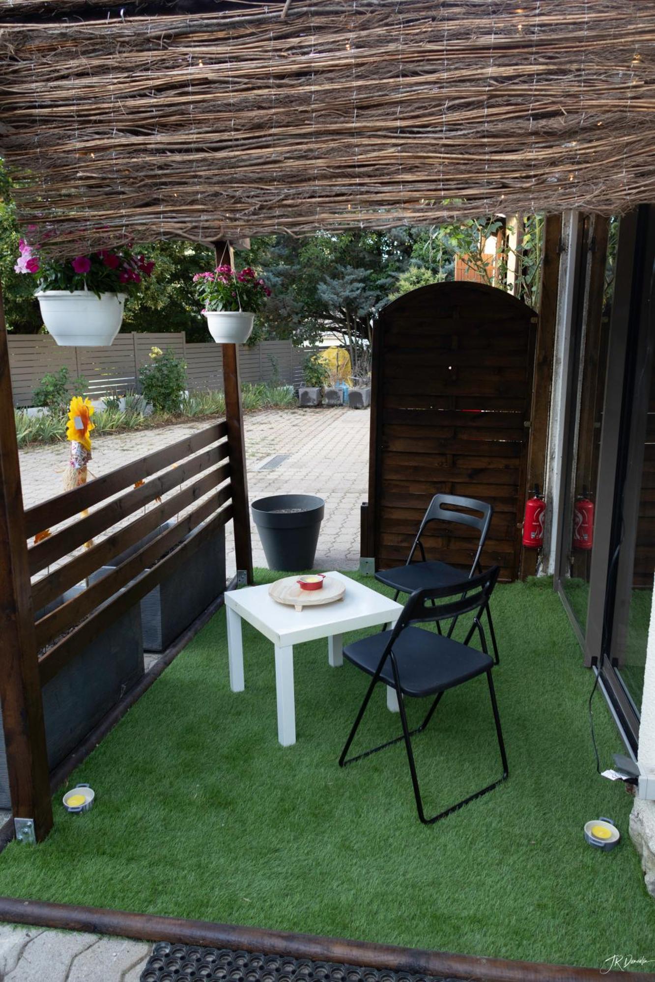 Studio Dans Le Luberon Céreste Exteriér fotografie