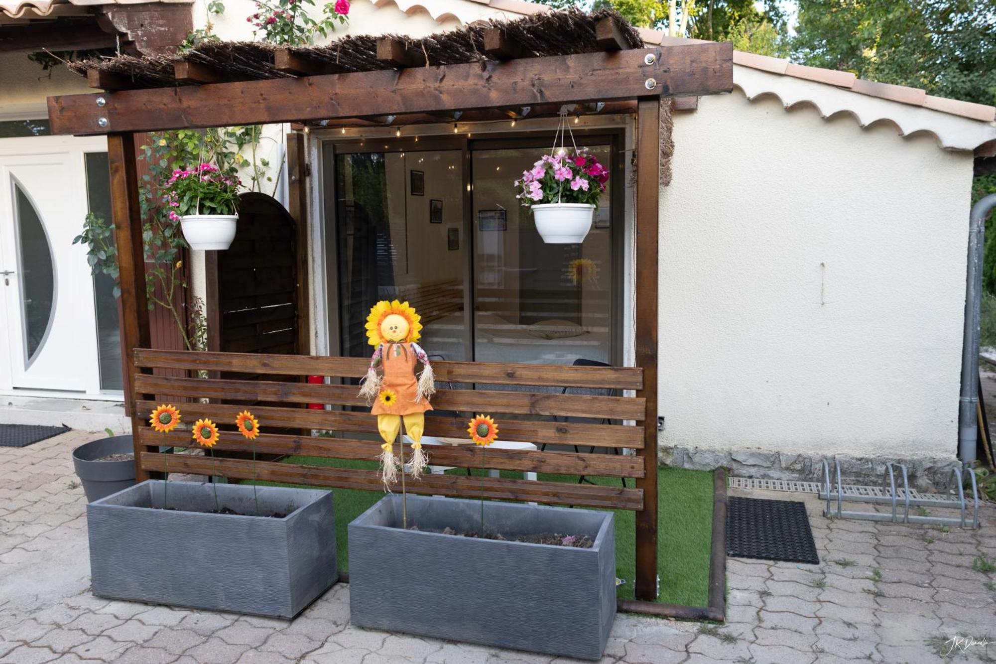 Studio Dans Le Luberon Céreste Exteriér fotografie
