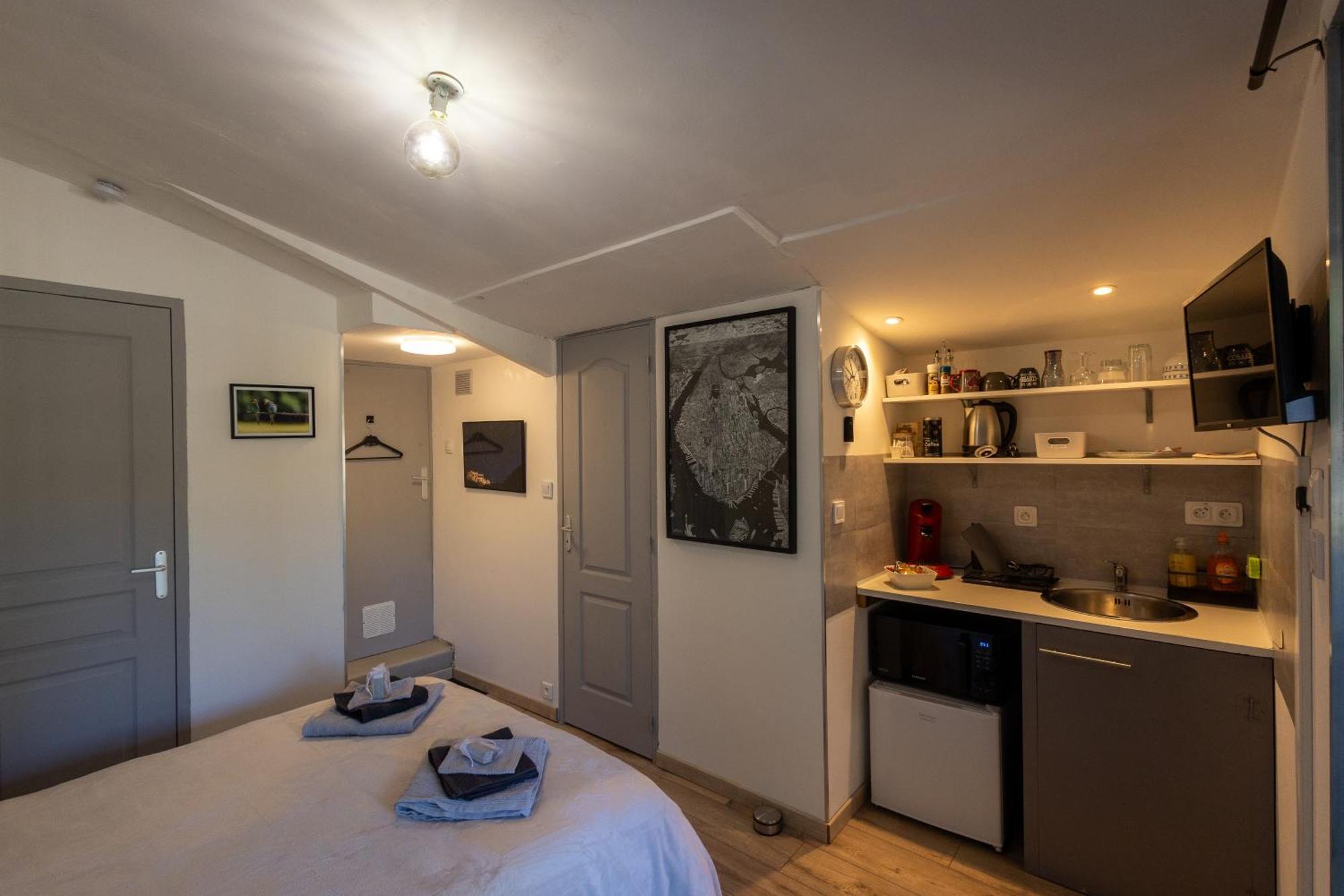 Studio Dans Le Luberon Céreste Exteriér fotografie