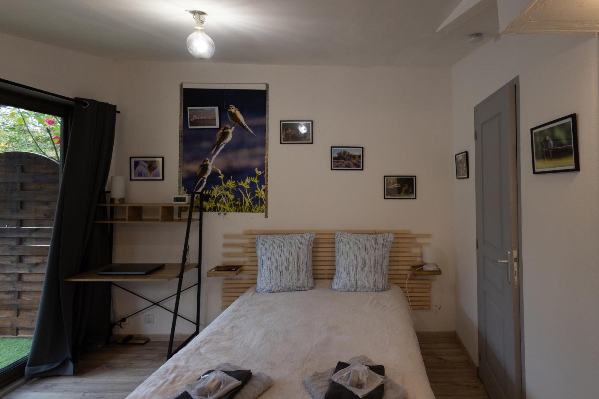 Studio Dans Le Luberon Céreste Exteriér fotografie